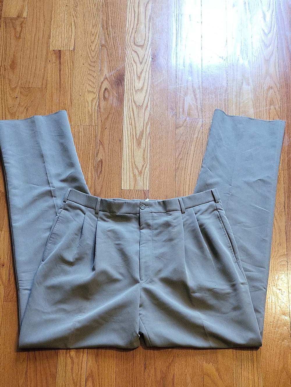 Joseph Abboud Men's Pleated Dress Pants in Gray